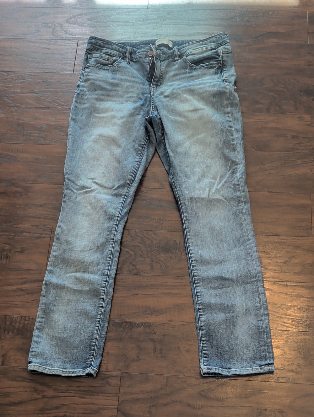 Classic Slim Women's Jeans - Light Blue Wash
